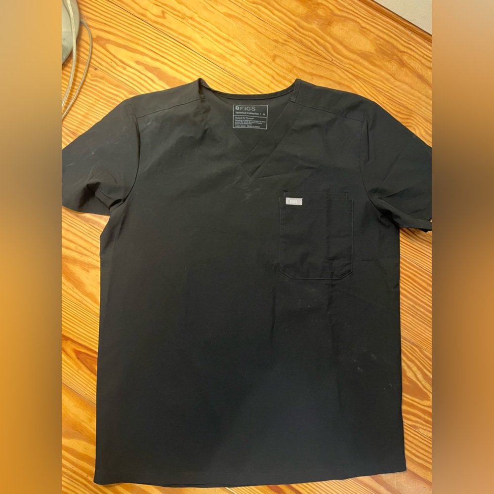 Figs Leon 3 Pocket men’s M scrub top EUC